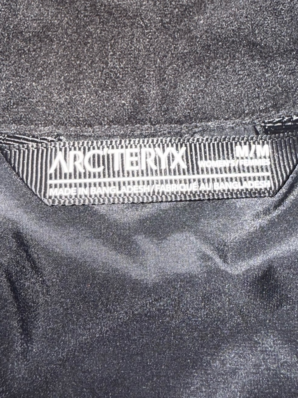 Arc'teryx Women's Atom Ultralight Black Light Puffer Full Zip Vest Size M Logo - Picture 9 of 10